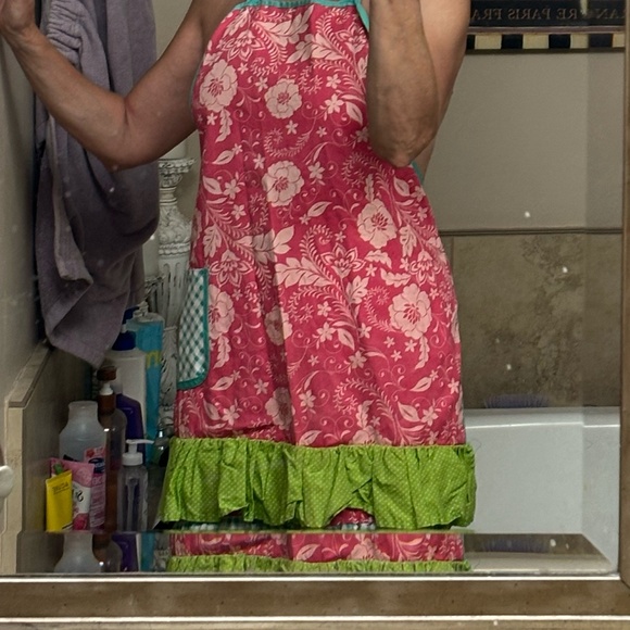 Apron - Picture 2 of 3